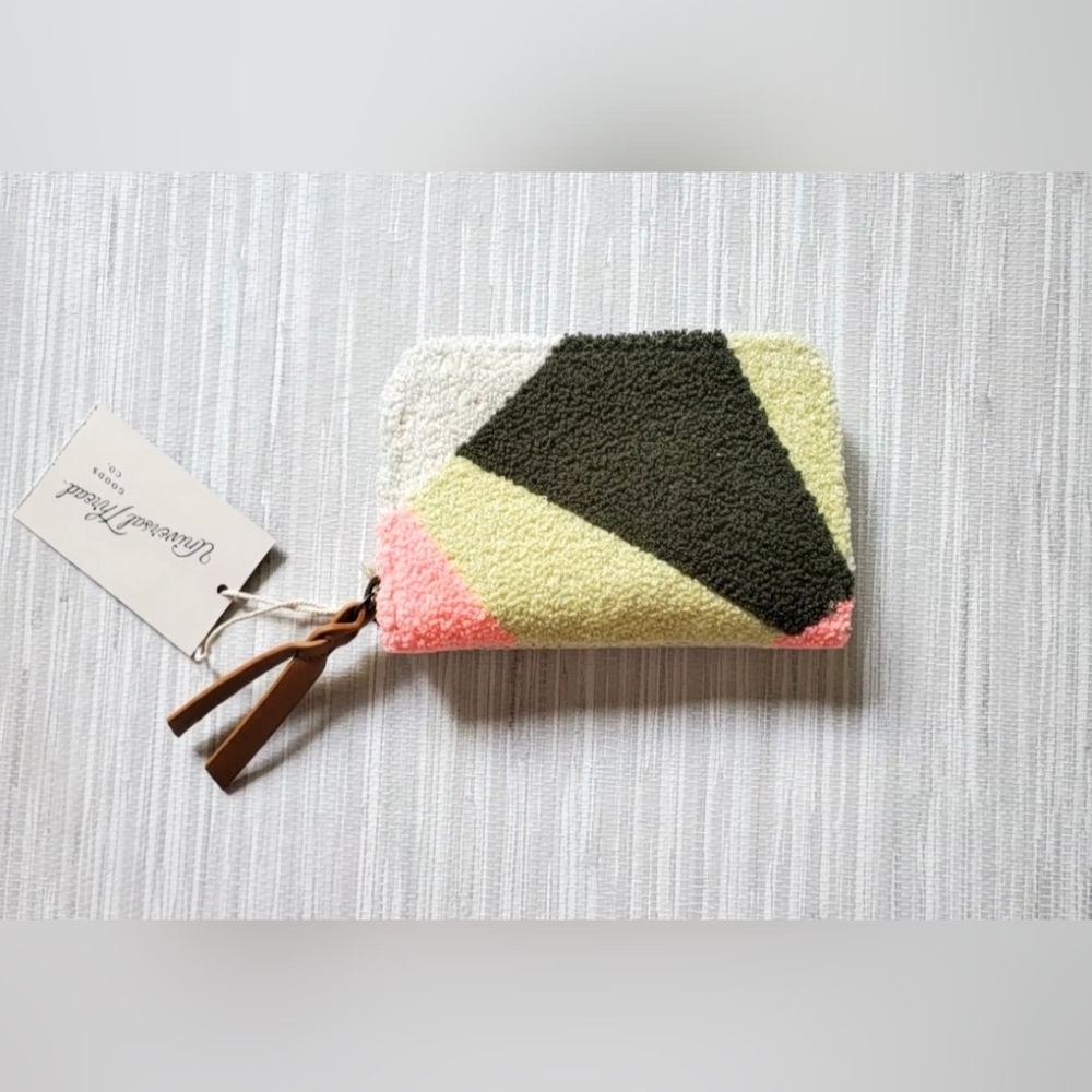 Universal Thread Abstract Color Block Zip Wallet NWT